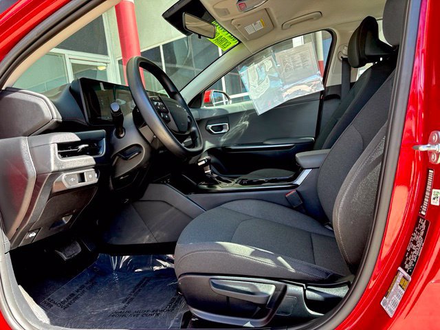 Used 2025 Kia K4 FWD image 13