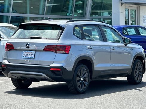 Used 2023 Volkswagen Taos S FWD image 4