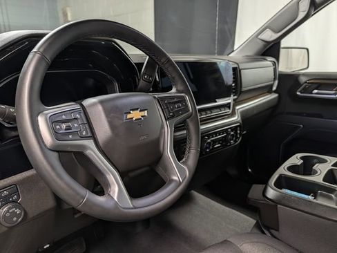 Used 2024 Chevrolet Silverado 1500 LT AWD/4WD image 17