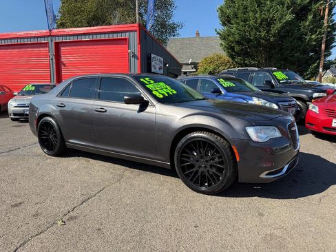 Used 2015 Chrysler 300 Limited image 2