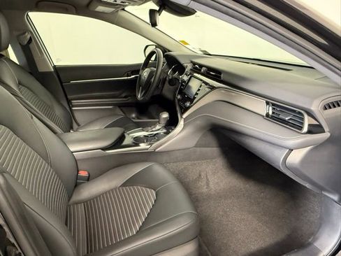 Used 2020 Toyota Camry SE w/ Convenience Package image 42