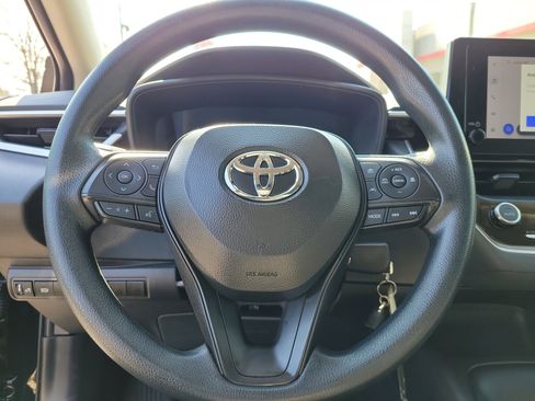 Used 2025 Toyota Corolla LE image 22