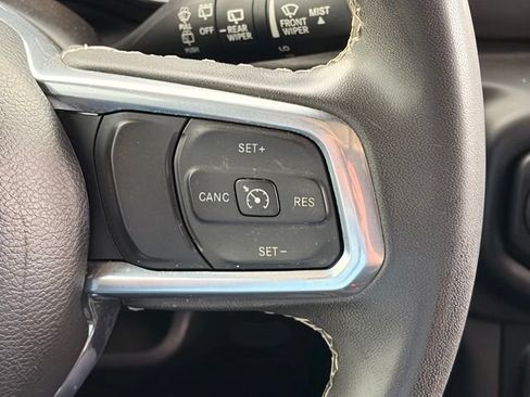 Used 2023 Jeep Wrangler Unlimited Sahara AWD/4WD image 16