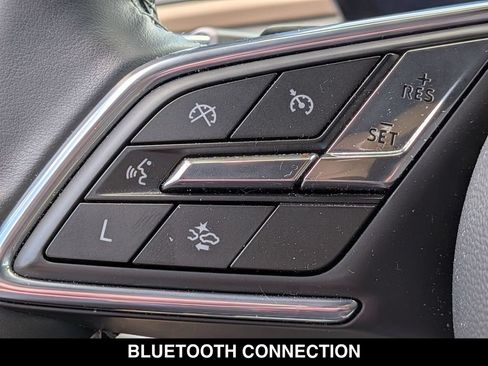Used 2025 Buick Enclave Preferred w/ Power Package FWD image 5