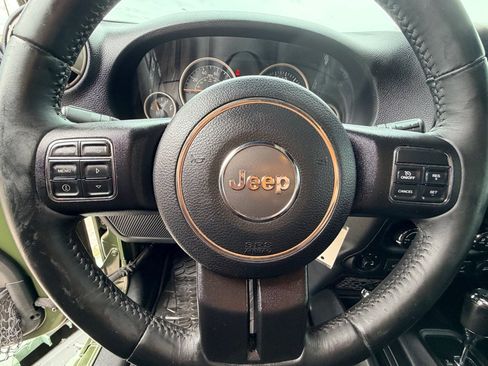 Used 2016 Jeep Wrangler Unlimited Sahara AWD/4WD image 15