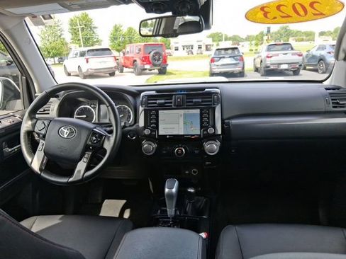 Used 2023 Toyota 4Runner TRD Off-Road Premium w/ Off Road Premium Plus Package AWD/4WD image 13