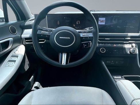 Used 2025 Hyundai Sonata SEL FWD image 5