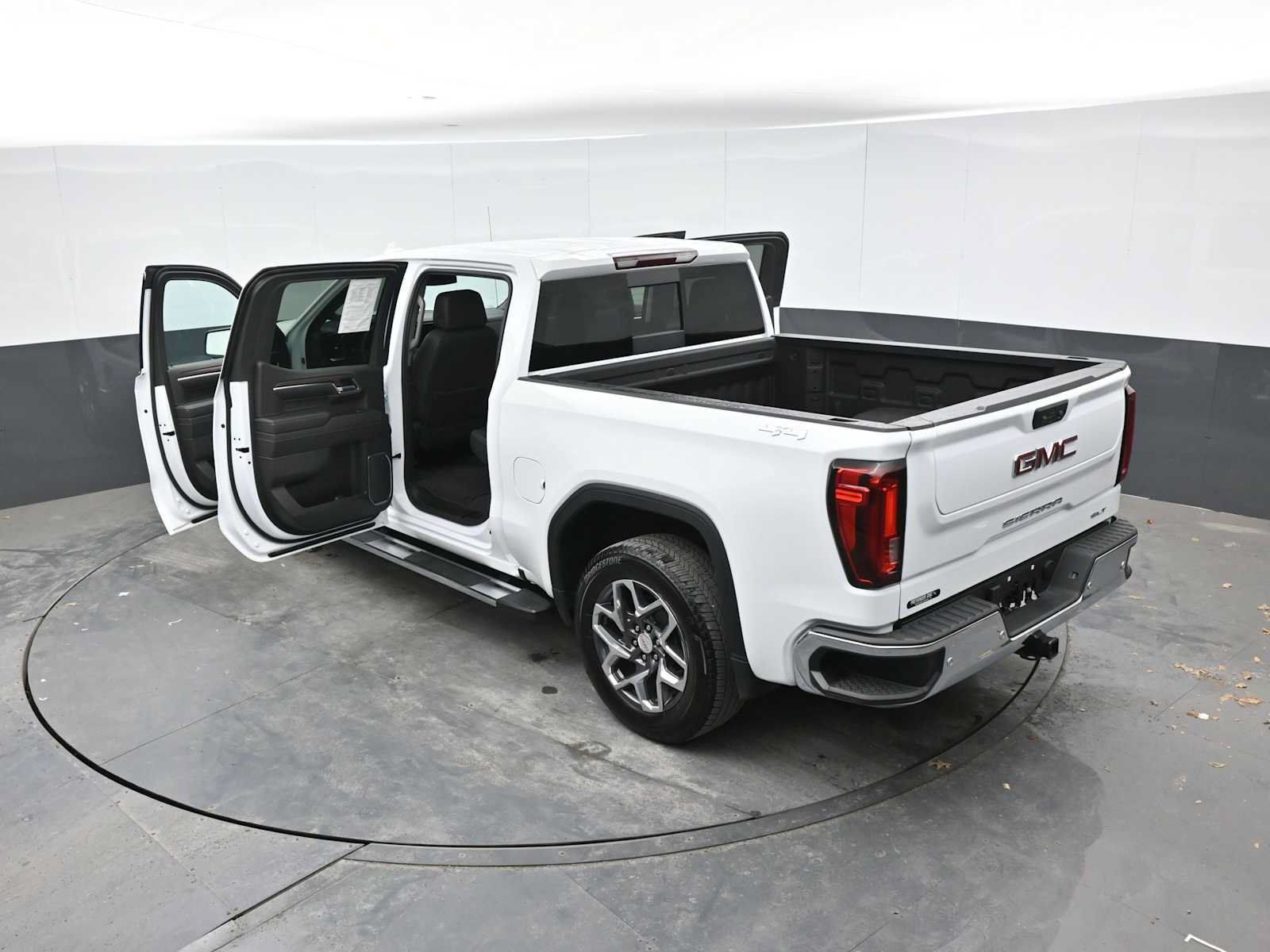 Used 2024 GMC Sierra 1500 SLT w/ SLT Premium Plus Package AWD/4WD image 50