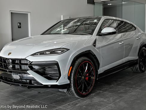 New 2025 Lamborghini Urus SE image 5
