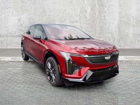 New 2025 Cadillac Optiq Sport 2 w/ LPO, Floor Liner Package image 2