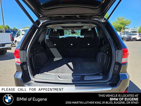 Used 2012 Jeep Grand Cherokee SRT8 w/ Luxury Group II AWD/4WD image 18