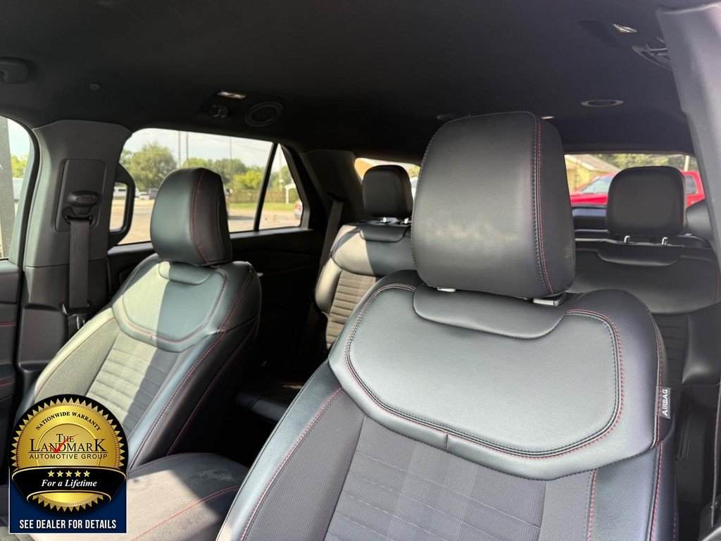 Used 2025 Ford Explorer ST-Line AWD/4WD image 9