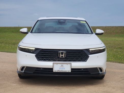 Used 2025 Honda Accord Touring image 6