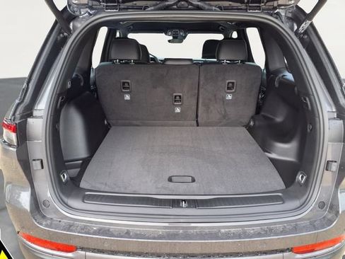 New 2026 Jeep Grand Cherokee Altitude AWD/4WD image 5
