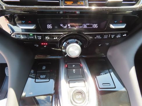 Used 2023 Acura MDX SH-AWD w/ Technology Package image 32