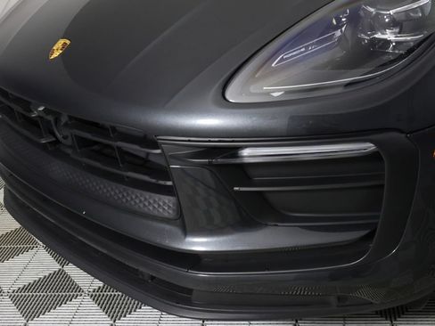 Used 2023 Porsche Macan AWD/4WD image 41