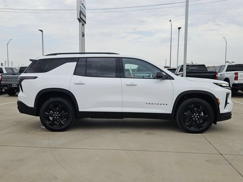 New 2027 Chevrolet Traverse LT w/ Midnight/Sport Edition FWD image 7