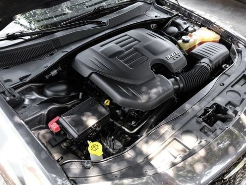 Used 2019 Chrysler 300 S RWD image 65