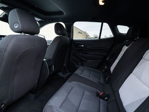 Used 2024 Chevrolet Trax RS w/ Sunroof Package image 31