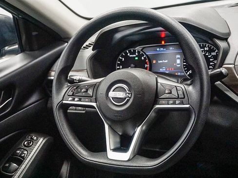 Used 2024 Nissan Altima 2.5 SV image 16