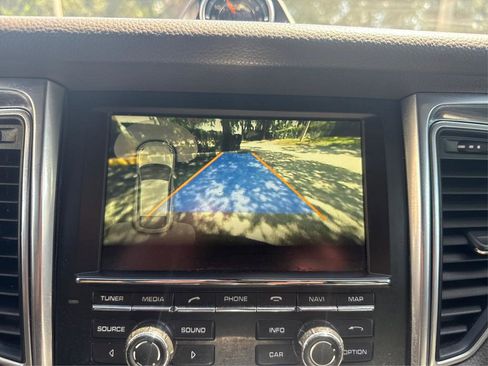 Used 2016 Porsche Macan S image 21