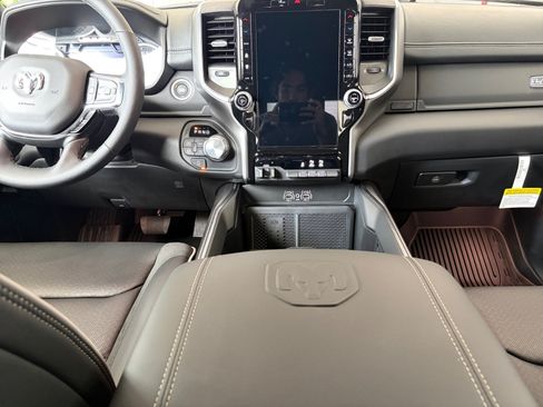 New 2026 RAM 1500 Laramie AWD/4WD image 17