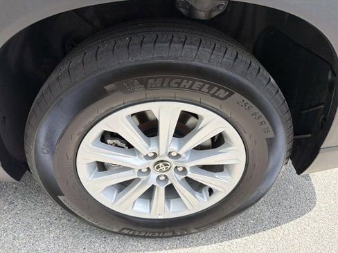 Certified 2025 Toyota Grand Highlander FWD image 32