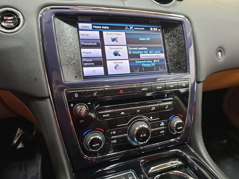 Used 2014 Jaguar XJ L Portfolio RWD image 19