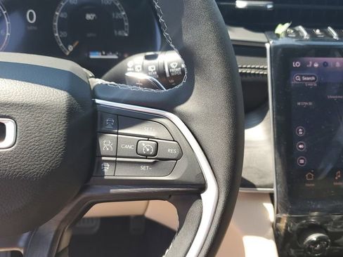 New 2025 Jeep Grand Cherokee L Limited w/ Black Appearance Package image 31