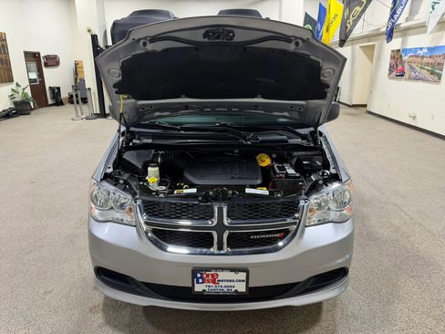 Used 2019 Dodge Grand Caravan SE image 46