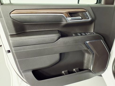 Used 2024 Chevrolet Silverado 1500 RST w/ Z71 Off-Road Package image 15