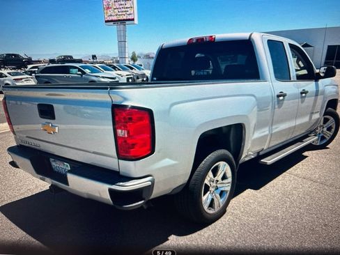 Used 2017 Chevrolet Silverado 1500 Custom w/ Custom Convenience Package RWD image 3