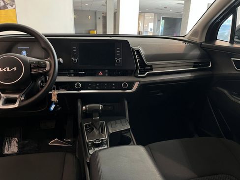 Used 2025 Kia Sportage LX image 35
