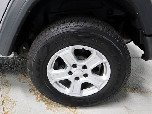 Used 2018 Jeep Wrangler Unlimited Sport S image 17