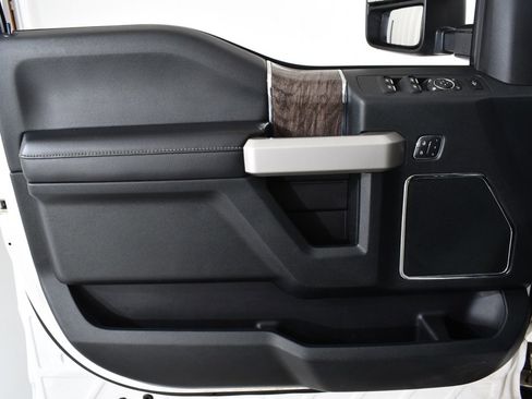 Used 2018 Ford F350 Lariat w/ Lariat Ultimate Package image 25