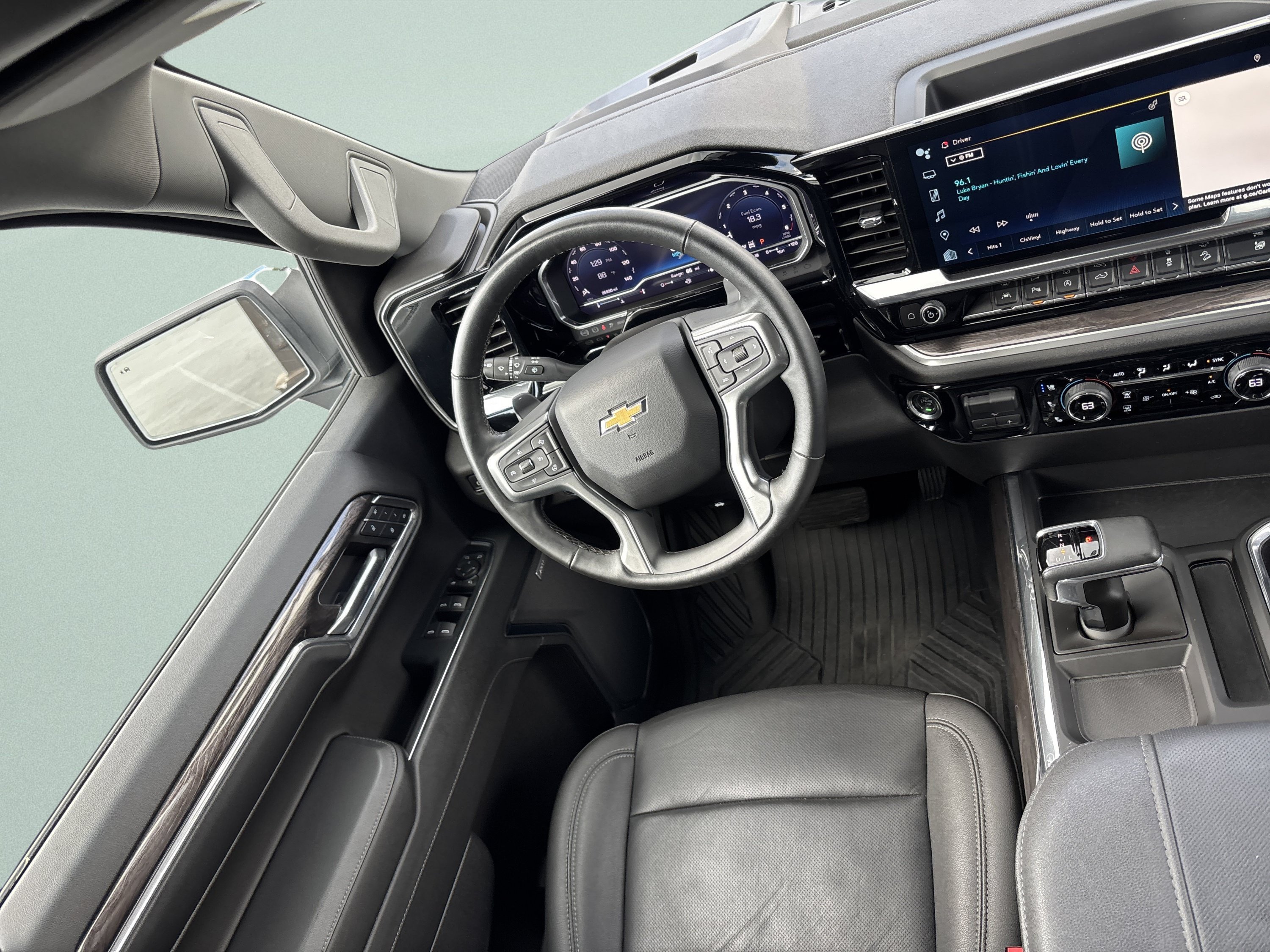 Used 2024 Chevrolet Silverado 1500 LTZ w/ LTZ Premium Package AWD/4WD image 26