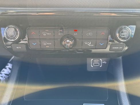 New 2026 Jeep Compass Limited image 25