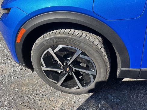 New 2026 Chevrolet Equinox EV LT image 13