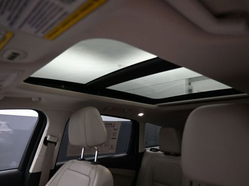 Used 2017 Ford Escape Titanium image 28