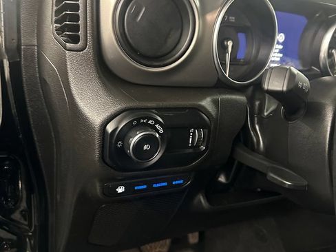 Used 2023 Jeep Wrangler Unlimited w/ Sun & Screen Package AWD/4WD image 14