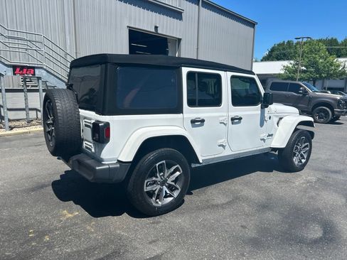 Used 2024 Jeep Wrangler Unlimited w/ Convenience Group AWD/4WD image 3