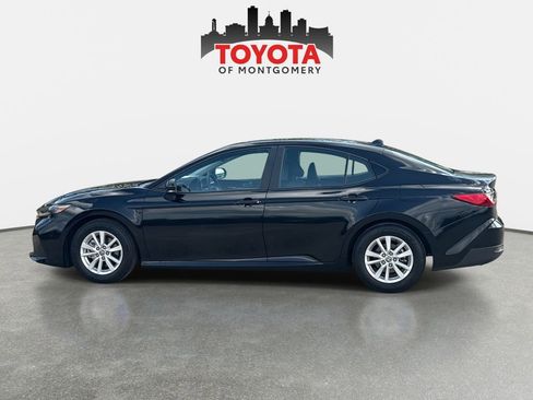 Used 2025 Toyota Camry LE image 6