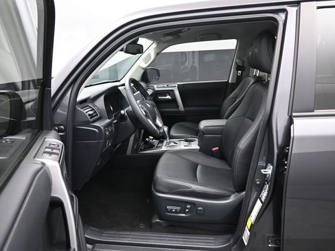 Certified 2022 Toyota 4Runner TRD Sport image 9