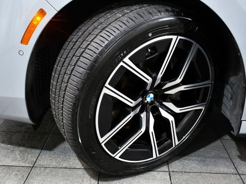 Used 2025 BMW 740i RWD image 7