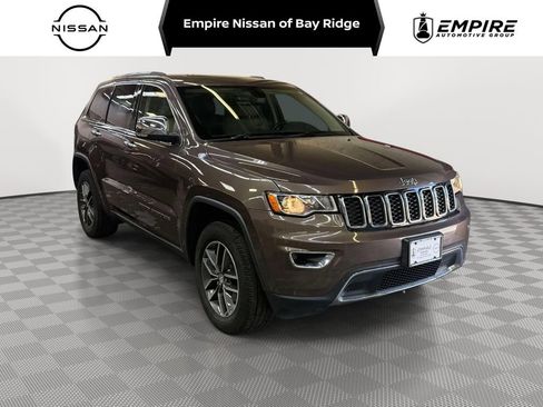 Used 2017 Jeep Grand Cherokee Limited AWD/4WD image 1