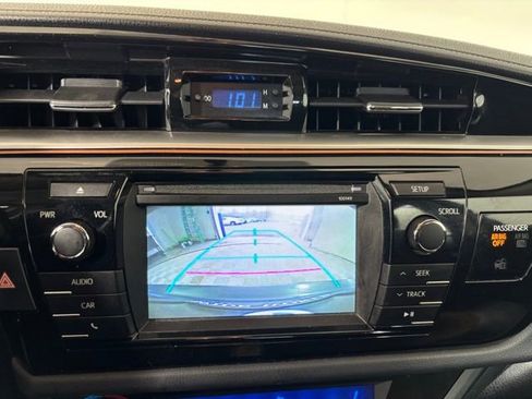 Used 2015 Toyota Corolla S image 16