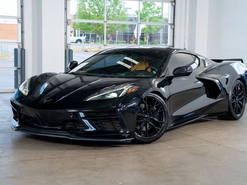 Used 2023 Chevrolet Corvette Stingray Preferred Cpe w/ Z51 Performance Package RWD image 2