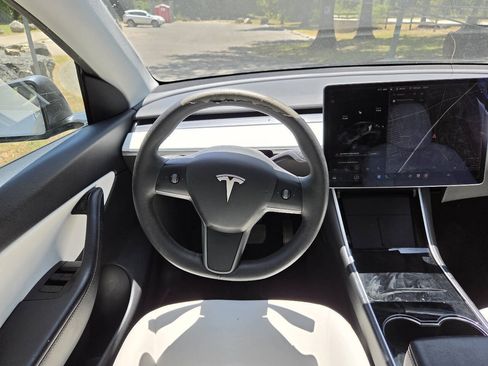 Used 2021 Tesla Model Y 2WD image 11