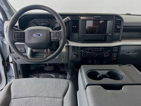 New 2026 Ford F250 XL w/ XL Chrome Package image 21