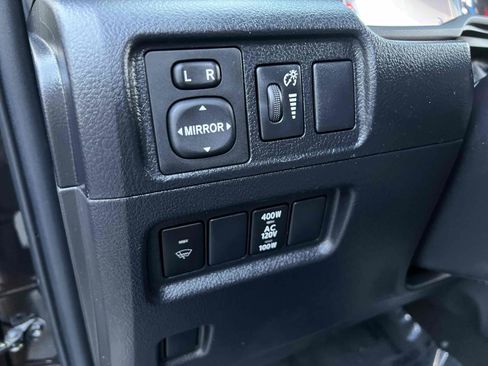 Used 2014 Toyota 4Runner SR5 image 38